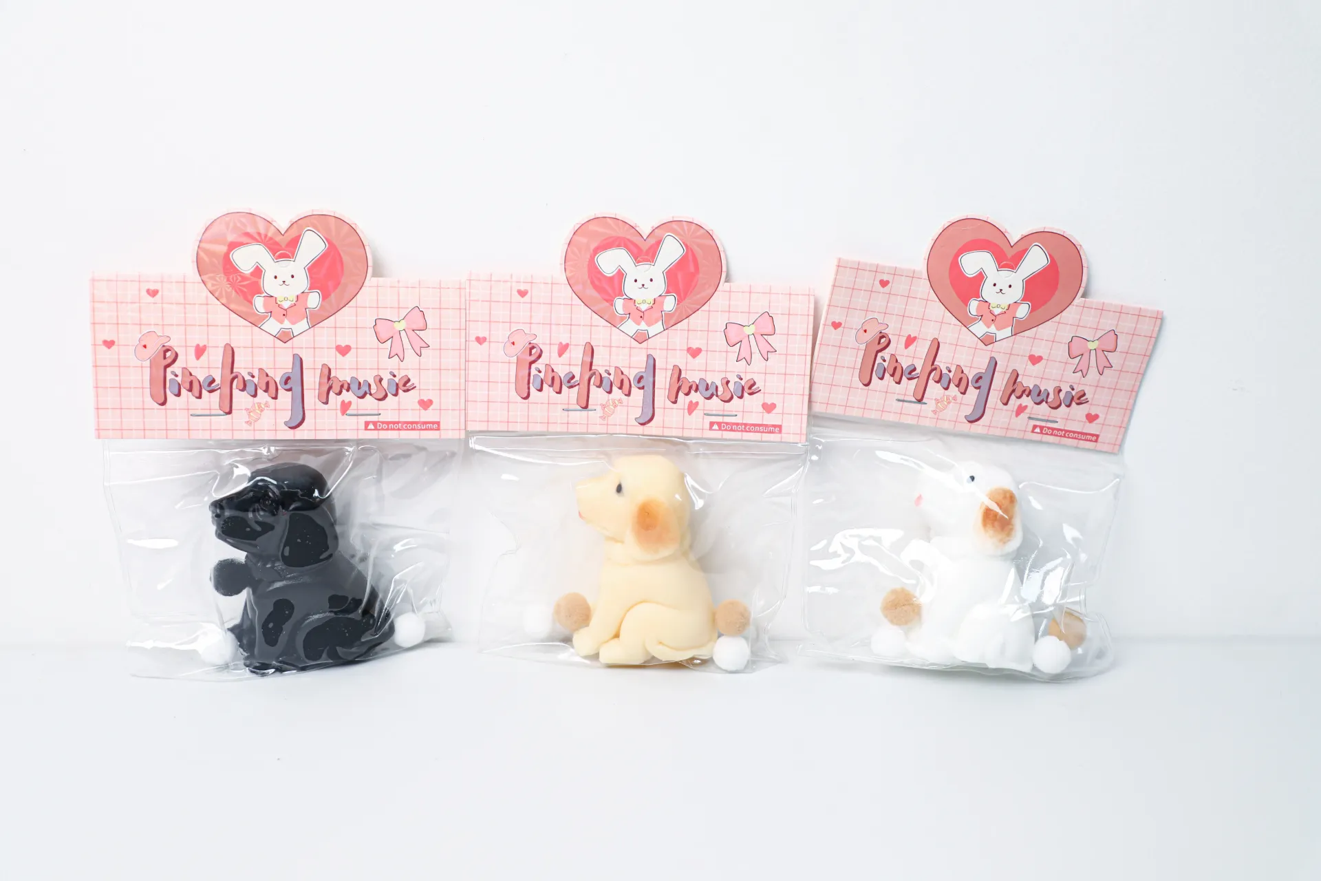 SQUISHY  PINECHING DOG Labrador (Black)